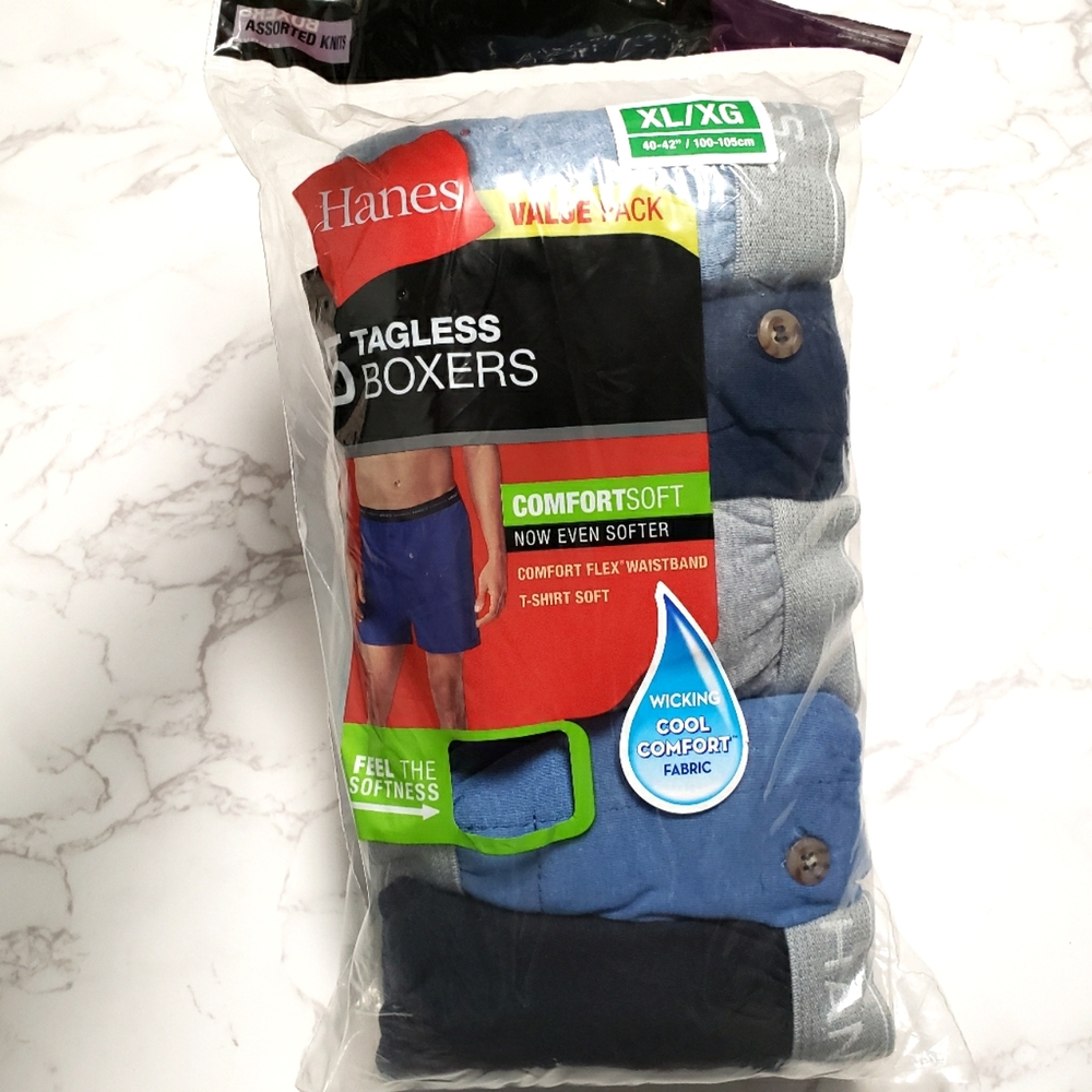 HANES Men's 5 tagless boxers . XL.